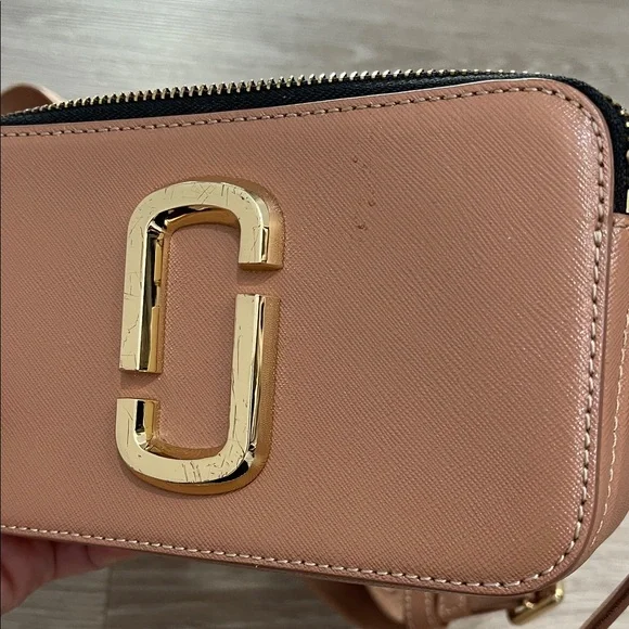 Marc Jacobs Pink Crossbody Bag with Gold Accents - Picture 3 of 8